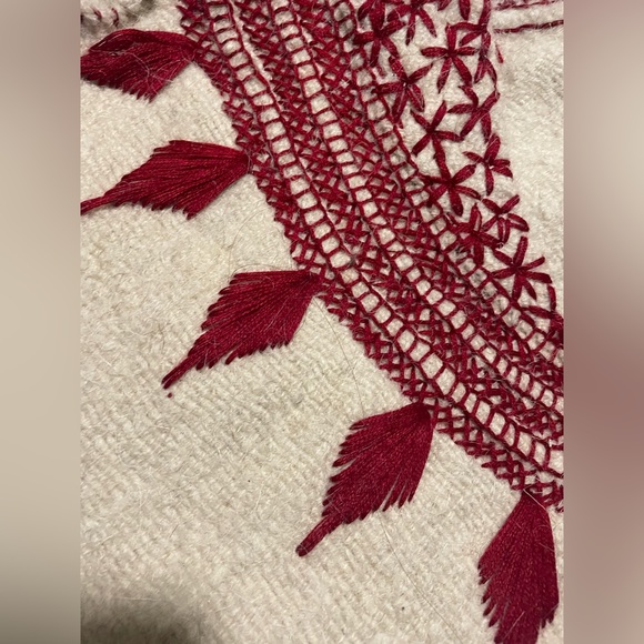 handmade wool pancho - Picture 2 of 3